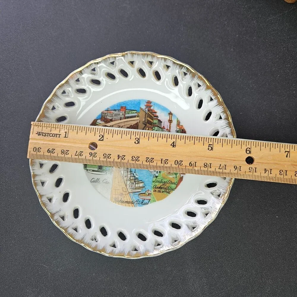 No brand vintage souvenir